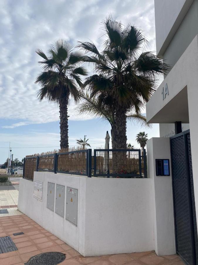 Apartamento Sealine Torrox Costa By The Beach Malaga Bagian luar foto